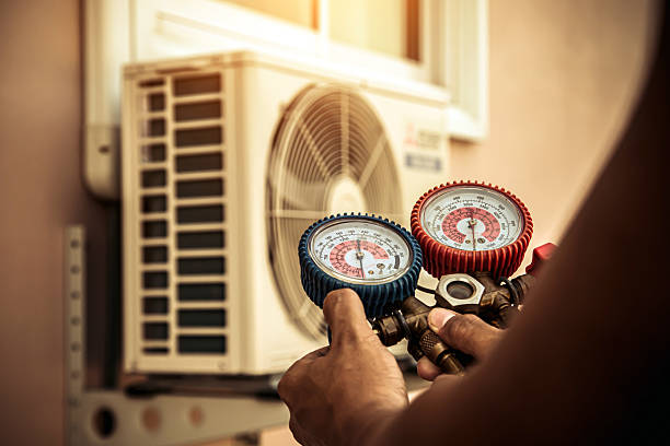Professional Hvac technician working in Herndon, VA